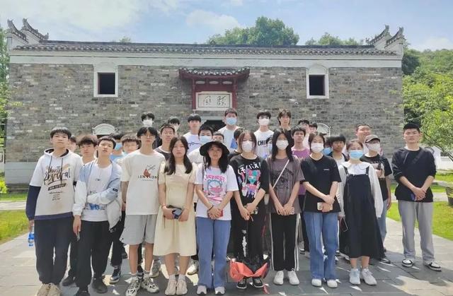 研学报告范文800字初中（研学报告范文800字大学）