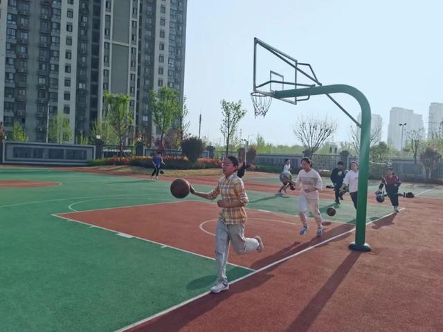 一二年级篮球社团简介（花样篮球社团简介）