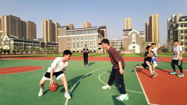 一二年级篮球社团简介（花样篮球社团简介）