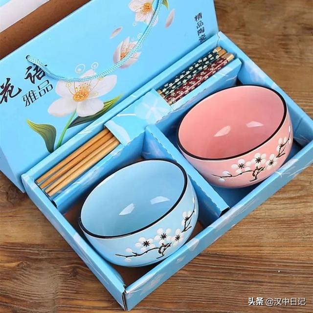 中班套圈游戏规则和玩法（套圈游戏规则和玩法图片）