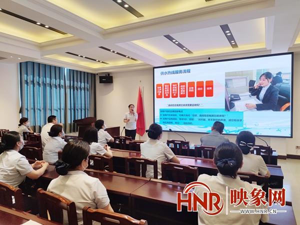 加油站服务礼仪培训内容（餐厅服务礼仪培训内容）