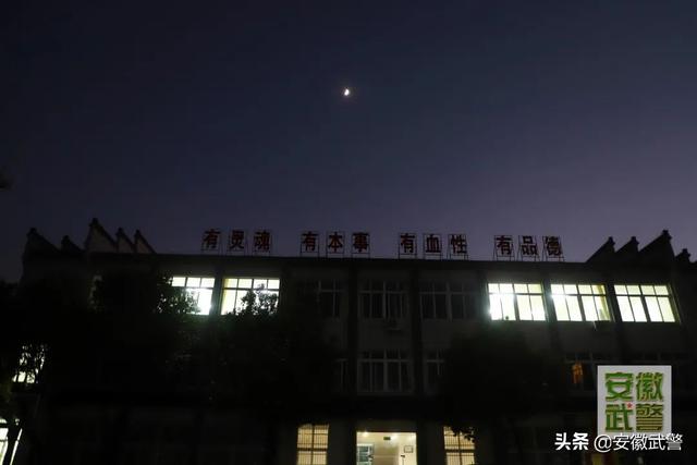 兵哥干死我（平凡铸就伟大！且看兵哥哥不一般的“夜生活”）