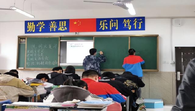 语文公开课简报（幼儿园公开课简报）