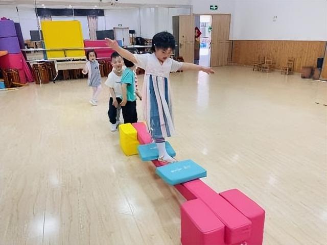 幼儿园早操活动目标中班（早操的活动目标中班）