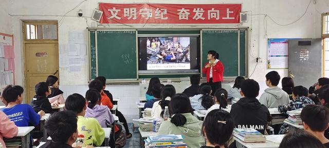 安全教育主题班会感想（精彩人生与法同行主题班会感想）