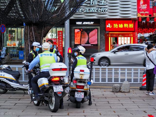 论全员反派的我们该如何坚强活下去（坚强活下去的歌）