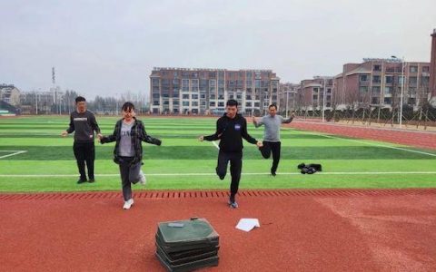 实习教师（坊子区第二实验学校：发挥专业引领力对实习教师“传帮带”）
