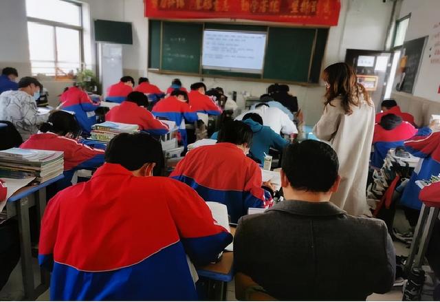语文公开课简报（幼儿园公开课简报）
