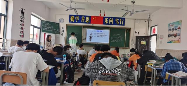 语文公开课简报（幼儿园公开课简报）