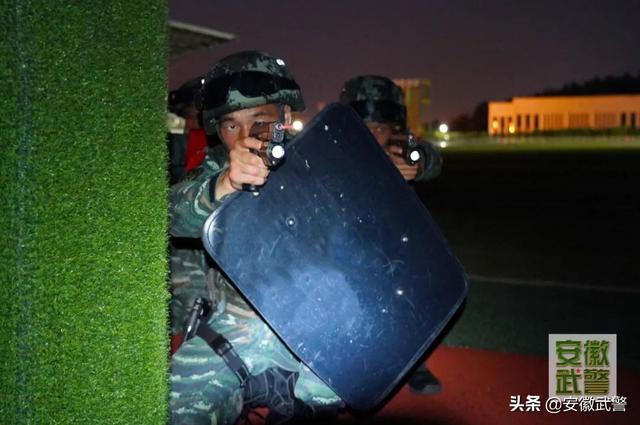 兵哥干死我（平凡铸就伟大！且看兵哥哥不一般的“夜生活”）