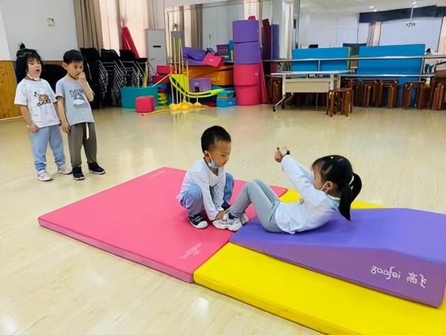 幼儿园早操活动目标中班（早操的活动目标中班）