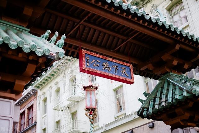 教材的作用和地位（如何发挥教材的作用）