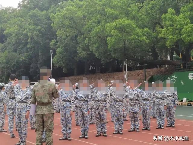 我的军训生活600字作文,我的军训生活600字作文初一!