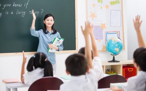 教师节题目怎么写简短，感恩教师节题目怎么写