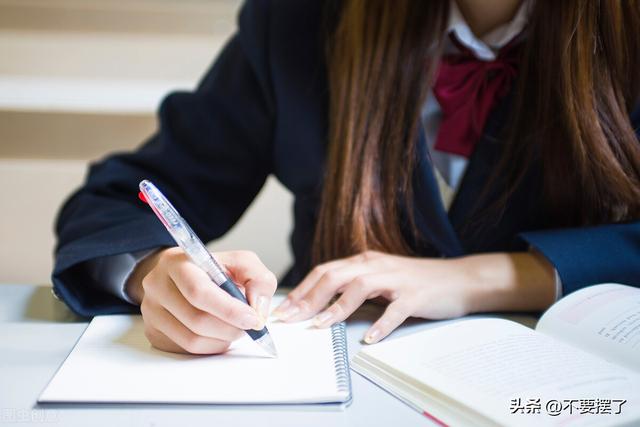竞选学委的演讲稿大学生，大学里竞选学委的演讲稿