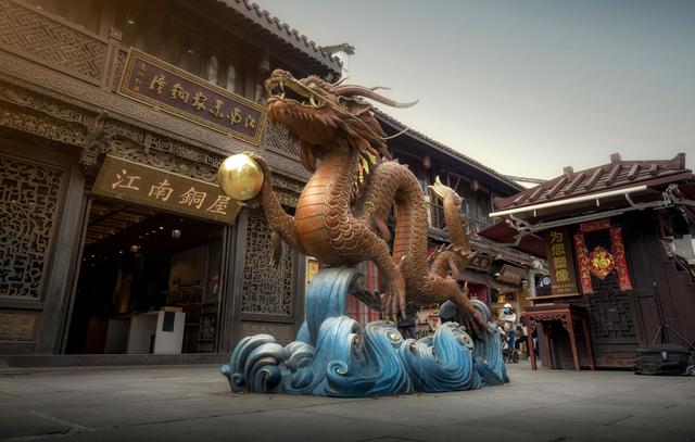雕龙画凤什么意思，雕龙画凤什么意思啊