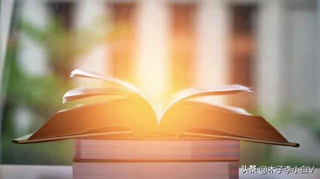 形容学校的操场怎么形容句子，形容学校的操场怎么形容好看！