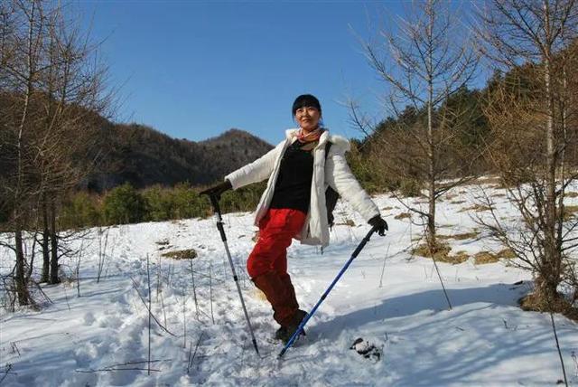 飘雪花图片，天空飘雪花图片！