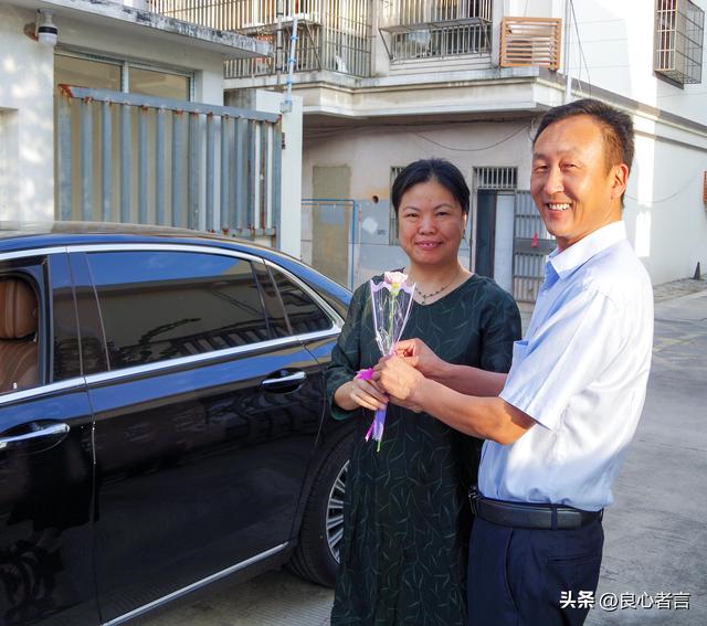 关于教师节的征文800字初一，关于教师节的征文800字高中作文题目！