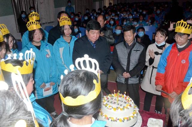 学生生日祝福语_简短独特，学生生日祝福语八个字！