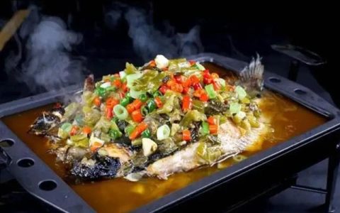 烤草鱼的制作方法和配料，烤草鱼的制作方法和配料视频！