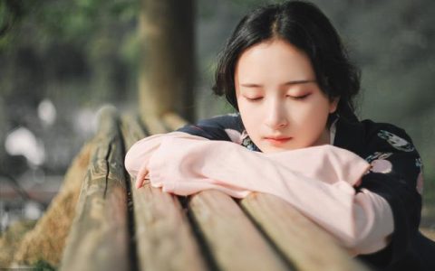 小说王姐你要干什么？快点进屋，姐给你看点好东西。