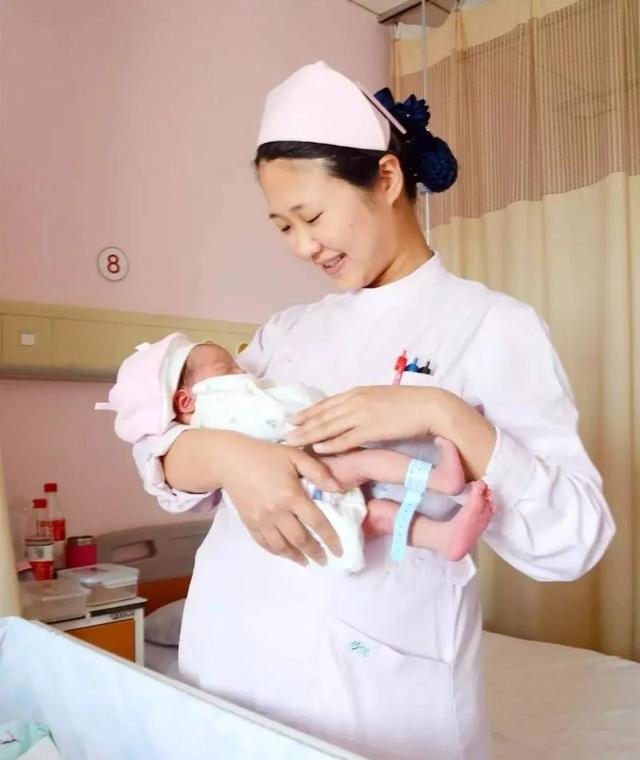 令我感动的人作文400字以上,令我感动的人作文400字六年级