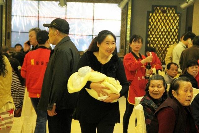 满月微信红包_4个字，生孩子微信红包封面