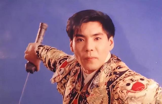 女朋友生日送什么礼物好最合适，女朋友生日送什么礼物好最合适学生