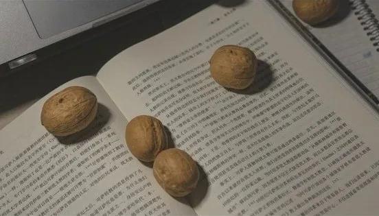 致朋友的一封信，致朋友的一封信800字高中作文