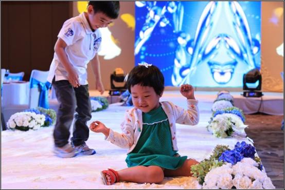 参加婚礼女士穿什么衣服合适，冬季参加婚礼女士穿什么衣服合适