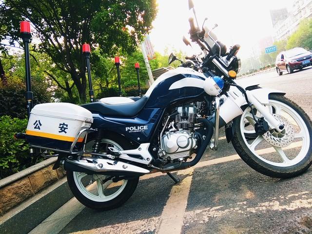 这样的人让我感动作文600字初一，这样的人让我感动作文600字初一关于疫情