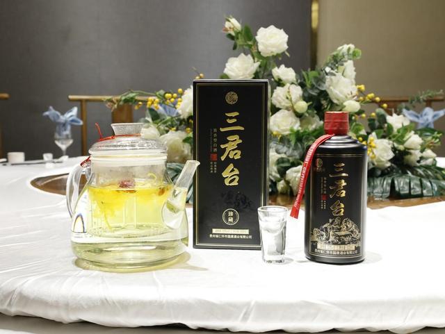 祝酒词开场白简短，祝酒词开场白简短敬酒