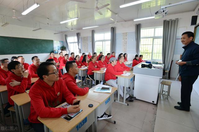 毕业派对英语作文六年级，毕业派对英语作文六年级五六句