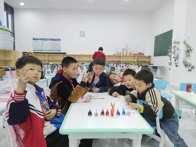 怎么用纸折小兔子，用纸折小兔子的方法