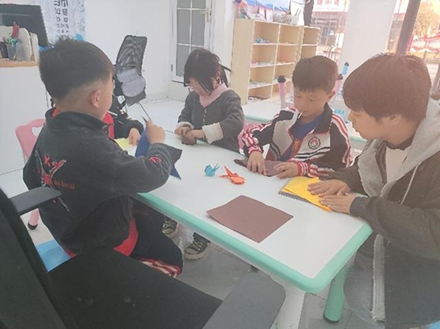 怎么用纸折小兔子，用纸折小兔子的方法